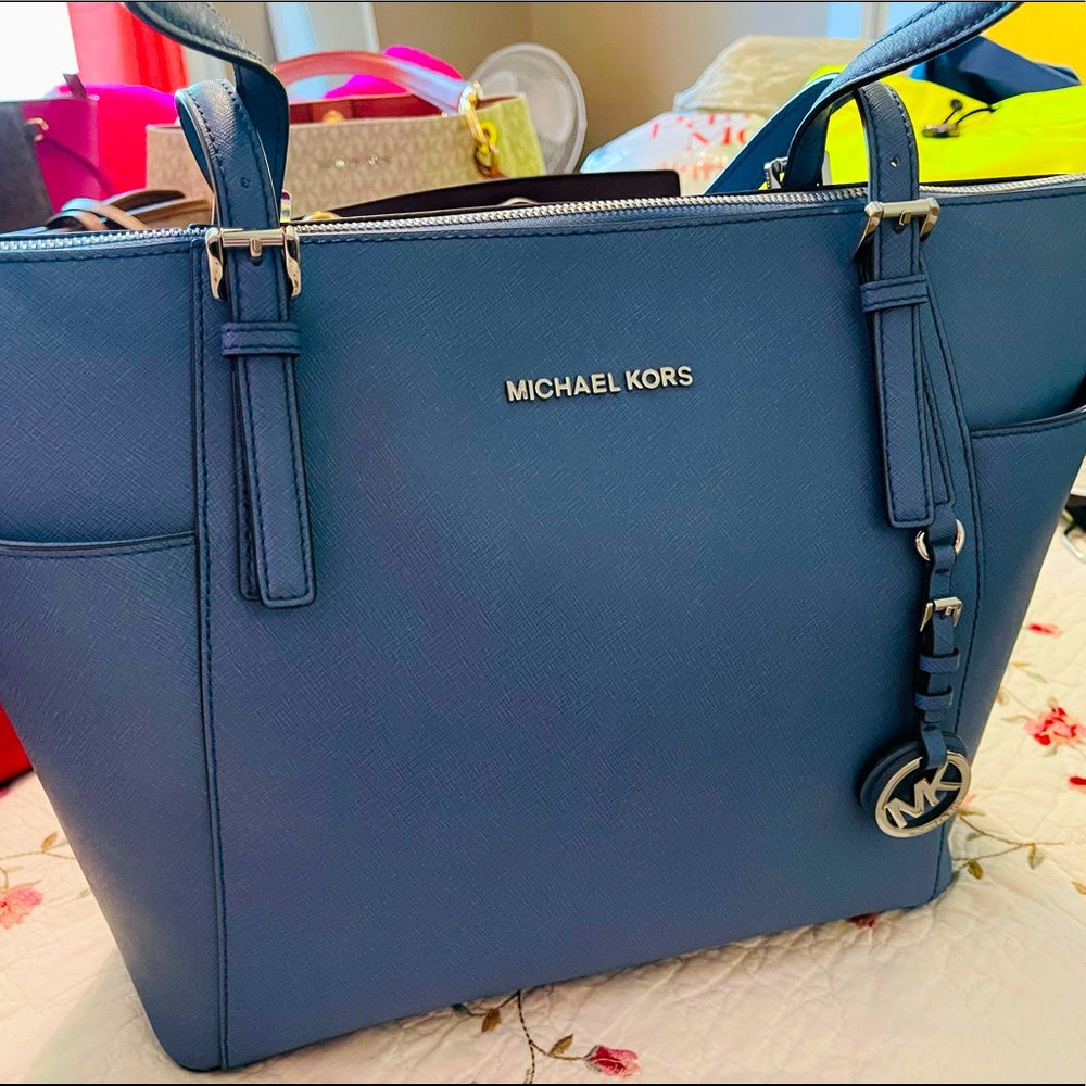 Michael Kors Large Saffiano Leather Top-Zip Tote